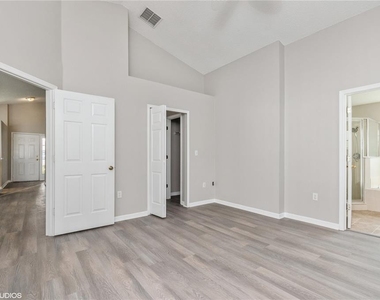 317 Majesty Drive - Photo Thumbnail 18