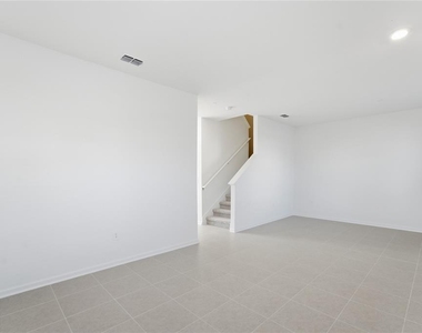 2212 Red Sun Street - Photo Thumbnail 6