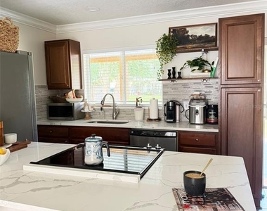 2928 Arcata Lane - Photo Thumbnail 4