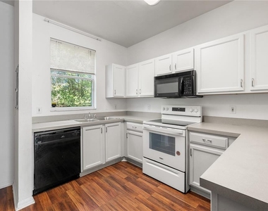 3970 Sw 20th Avenue - Photo Thumbnail 6