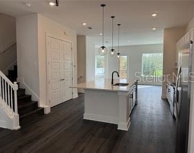 421 Mike Roberto Way - Photo Thumbnail 22