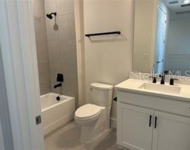 421 Mike Roberto Way - Photo Thumbnail 35