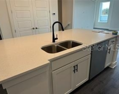 421 Mike Roberto Way - Photo Thumbnail 19