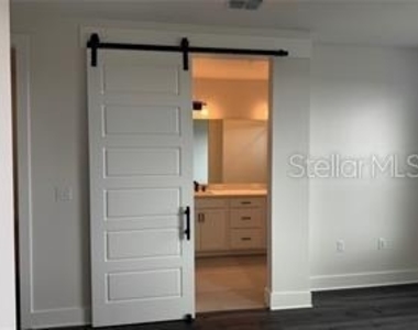 421 Mike Roberto Way - Photo Thumbnail 26
