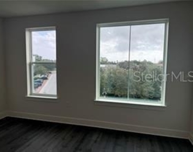 421 Mike Roberto Way - Photo Thumbnail 23
