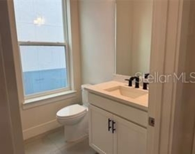 421 Mike Roberto Way - Photo Thumbnail 14