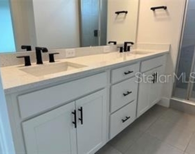 421 Mike Roberto Way - Photo Thumbnail 27