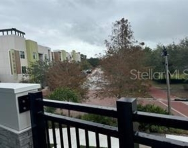 421 Mike Roberto Way - Photo Thumbnail 12