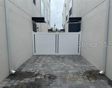421 Mike Roberto Way - Photo Thumbnail 41