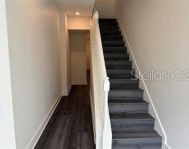 421 Mike Roberto Way - Photo Thumbnail 40