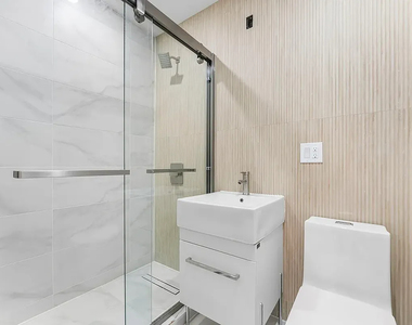 1578 3rd Avenue - Photo Thumbnail 6
