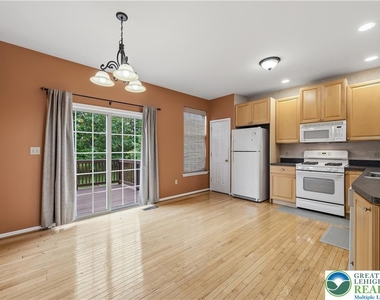 5607 Spring Ridge Drive - Photo Thumbnail 7