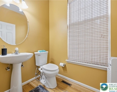 5607 Spring Ridge Drive - Photo Thumbnail 9