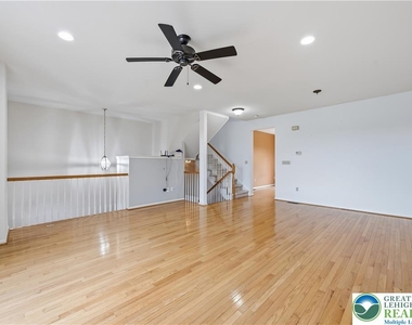 5607 Spring Ridge Drive - Photo Thumbnail 4