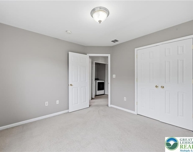 5607 Spring Ridge Drive - Photo Thumbnail 11