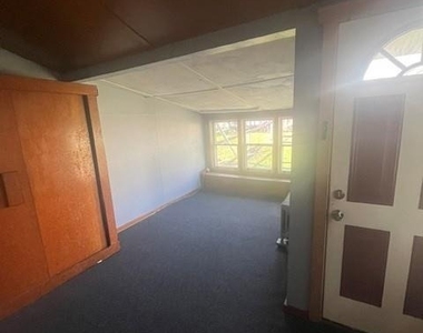 334 E Ludlow Street - Photo Thumbnail 7