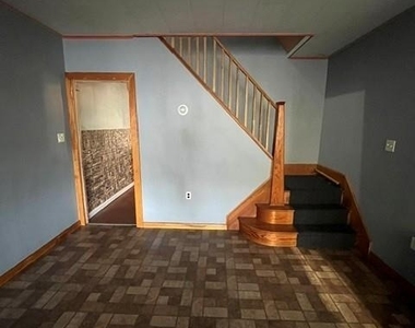 334 E Ludlow Street - Photo Thumbnail 4