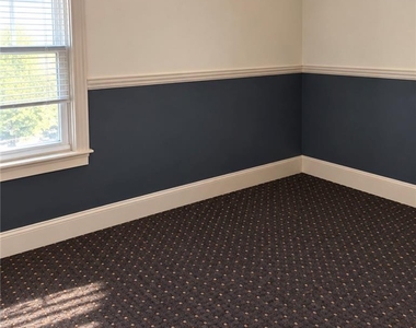 1213 Stanley Street - Photo Thumbnail 8