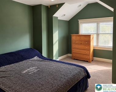 1213 Stanley Street - Photo Thumbnail 7