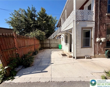 1034 Turner Street - Photo Thumbnail 14