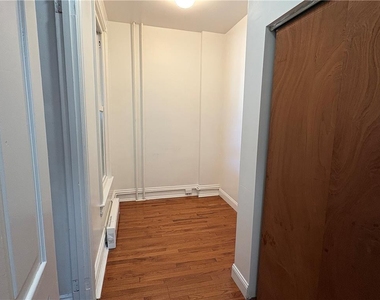 1137 Linden Street - Photo Thumbnail 7