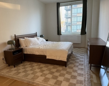 400 West 63rd Street - Photo Thumbnail 5