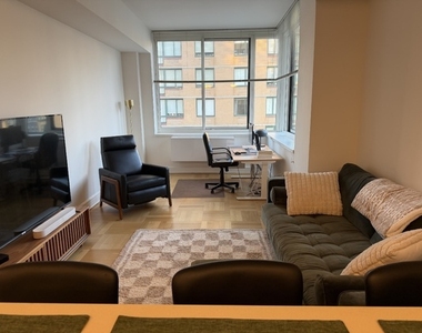 400 West 63rd Street - Photo Thumbnail 3