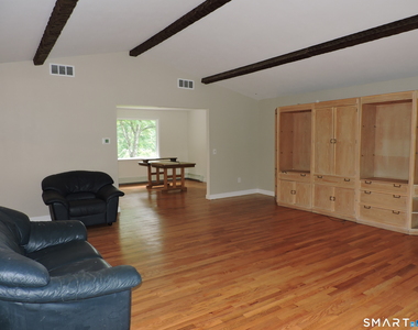 60 Mohegan Trail - Photo Thumbnail 5