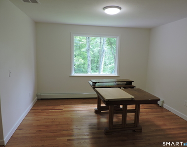 60 Mohegan Trail - Photo Thumbnail 8