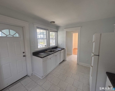 139 Townsend Avenue - Photo Thumbnail 12