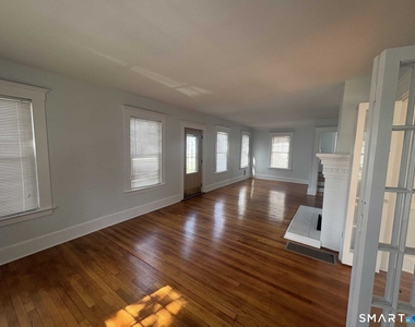 139 Townsend Avenue - Photo Thumbnail 4