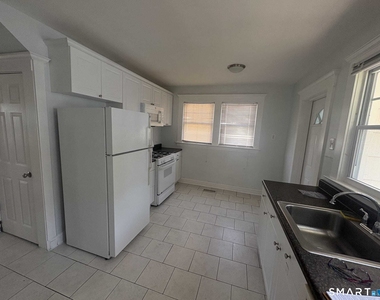 139 Townsend Avenue - Photo Thumbnail 13
