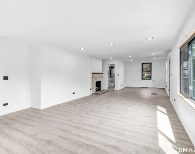 5167 Main Street - Photo Thumbnail 4