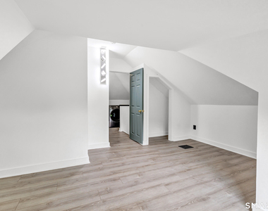 5167 Main Street - Photo Thumbnail 32