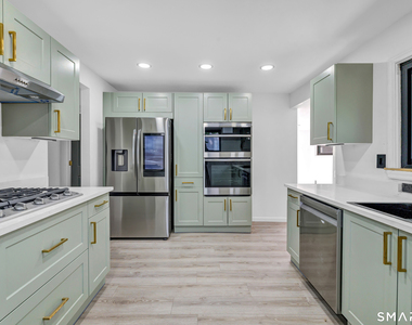 5167 Main Street - Photo Thumbnail 16