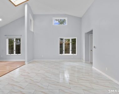 15 Mills Street - Photo Thumbnail 9