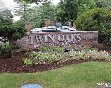 108 Oakwood Avenue - Photo Thumbnail 11