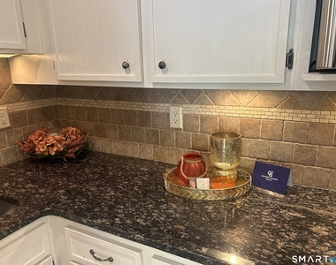 108 Oakwood Avenue - Photo Thumbnail 13