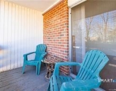 108 Oakwood Avenue - Photo Thumbnail 17