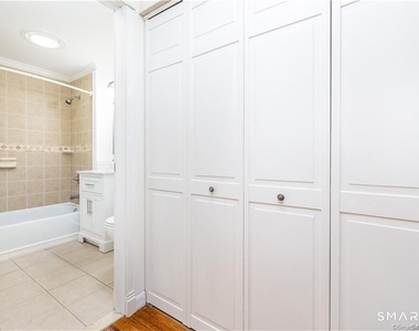 108 Oakwood Avenue - Photo Thumbnail 6