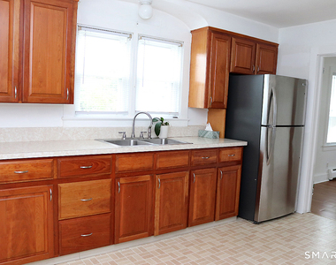 94 Wadhams Avenue - Photo Thumbnail 6