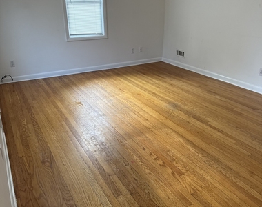 376 Dexter Drive - Photo Thumbnail 5