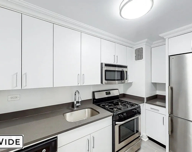 96 Fifth Avenue - Photo Thumbnail 4