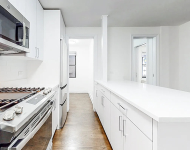 96 Fifth Avenue - Photo Thumbnail 6