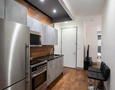 376 Graham Avenue - Photo Thumbnail 1