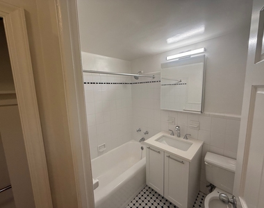 412 East 55th Street - Photo Thumbnail 8