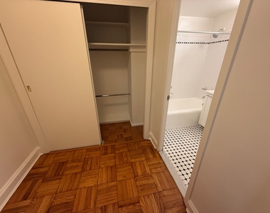 412 East 55th Street - Photo Thumbnail 7