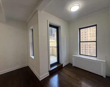 145 West 55th Street - Photo Thumbnail 5