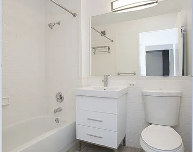 Battery Place, Unit 810 - Photo Thumbnail 3