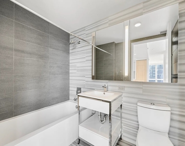 605 West 42nd Street - Photo Thumbnail 4